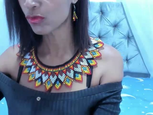 Live sex webcam photo for DAYA_HUGEBOOB #270840480