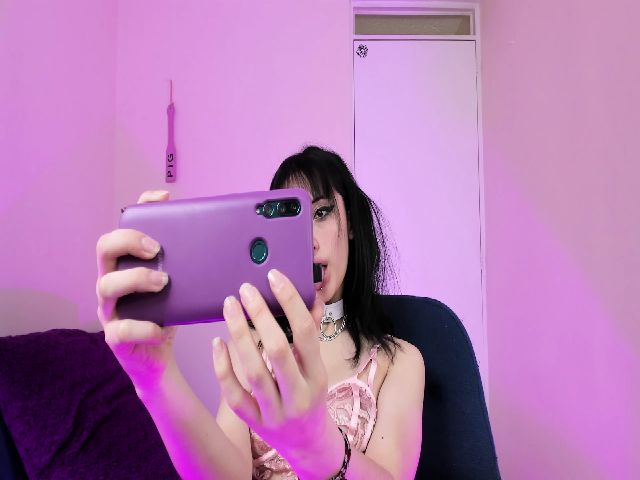 Live sex webcam photo for Evee_j #270840414