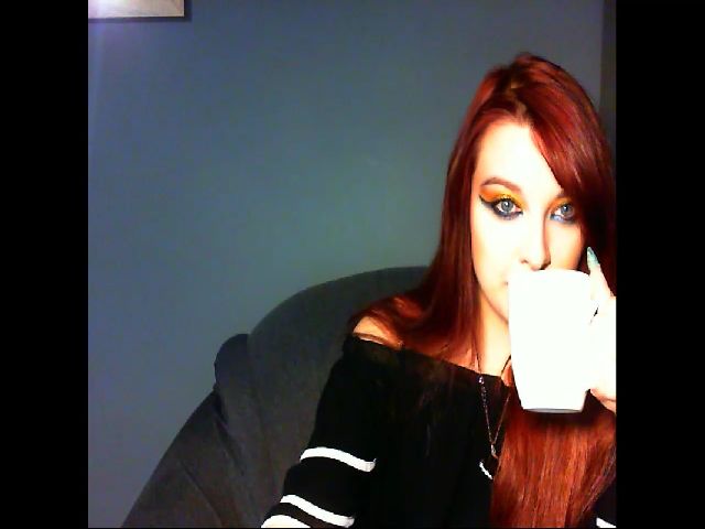 Live sex webcam photo for VirginLuna18 #270840926