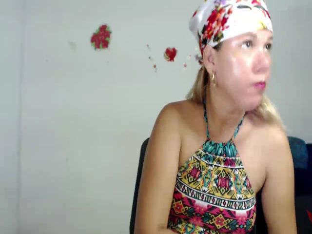 Live sex webcam photo for MikahLatin #270846434