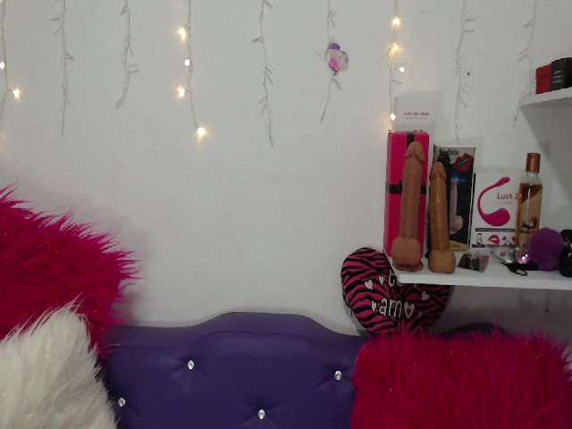 Live sex webcam photo for daddys_girl_x #270845298