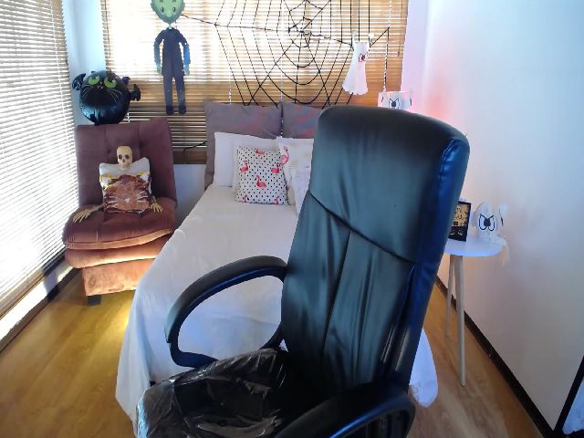 Live sex webcam photo for Kimjeniie #270841609