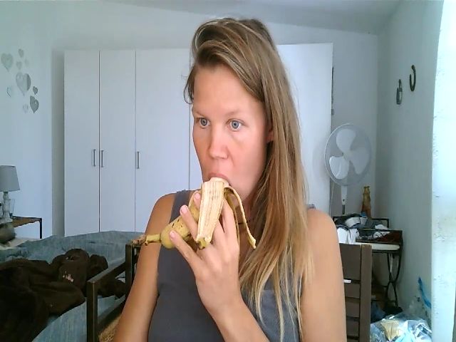 Live sex webcam photo for CallMeMaria #270838981