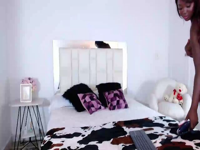 Live sex webcam photo for Samy_woods #270831929