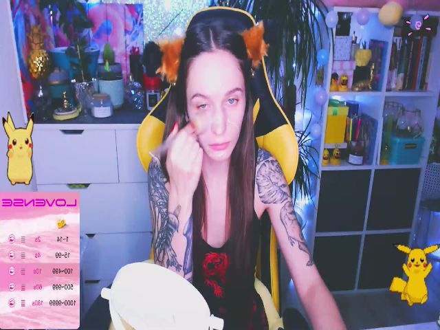 Live sex webcam photo for JinjerMoon #270839047