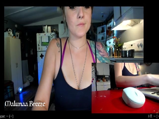 Live sex webcam photo for Malunaa #270838772