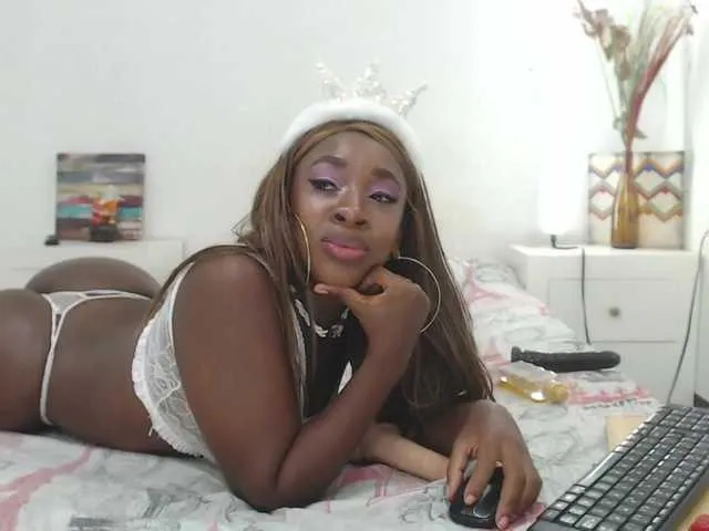 Live sex webcam photo for ChaarlotteEva #270829650