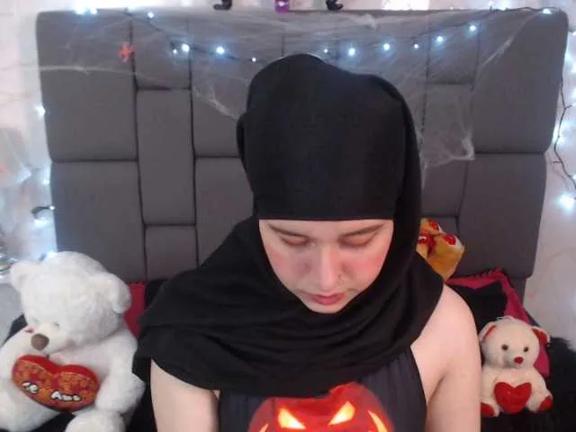 Live sex webcam photo for haddy18 #270837897