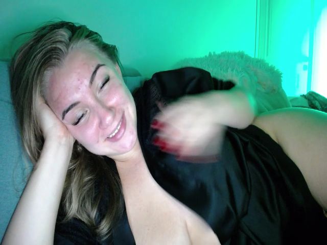 Live sex webcam photo for VickyBaezz #270845337