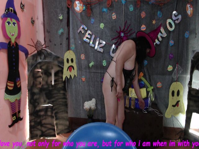 Live sex webcam photo for Emmarocker #270845759