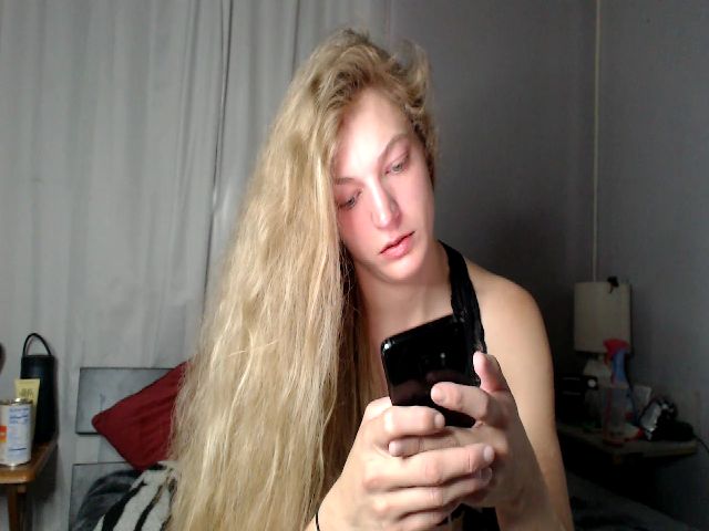 Live sex webcam photo for Scarlettfire1 #270842149