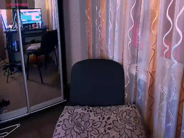Live sex webcam photo for AnnaMilano #270832398