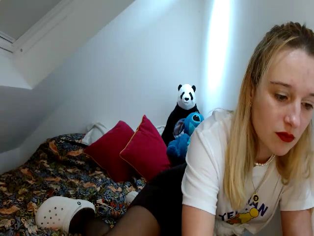 Live sex webcam photo for RosieSunshine #270845770