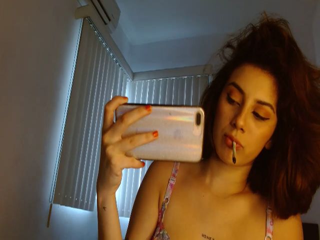 Live sex webcam photo for LittleLantina #270845554