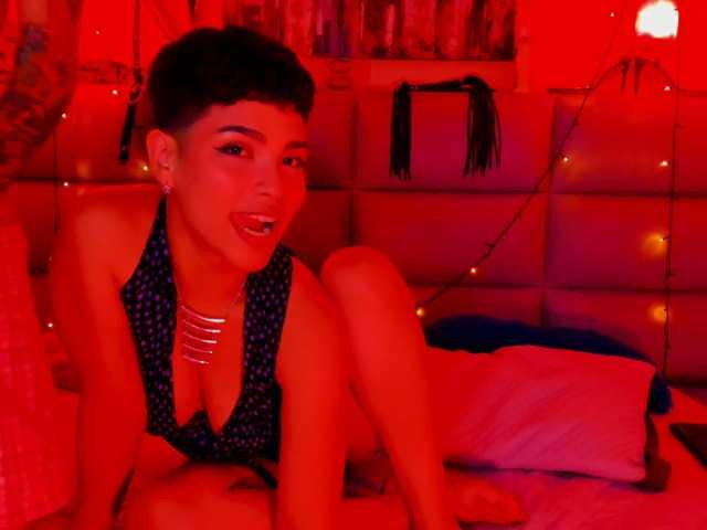 Live sex webcam photo for emma-hathor #270828953