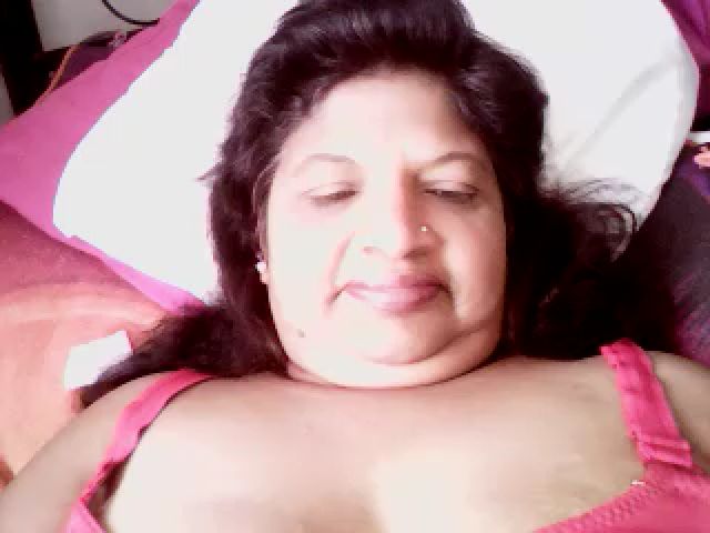 Live sex webcam photo for Indianbarbie3 #270835958