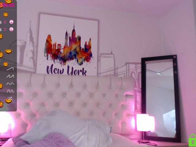 Live sex webcam photo for emilistone #270834663