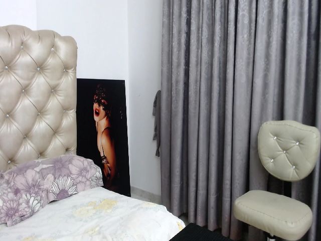 Live sex webcam photo for ReginaMonroe #270831213