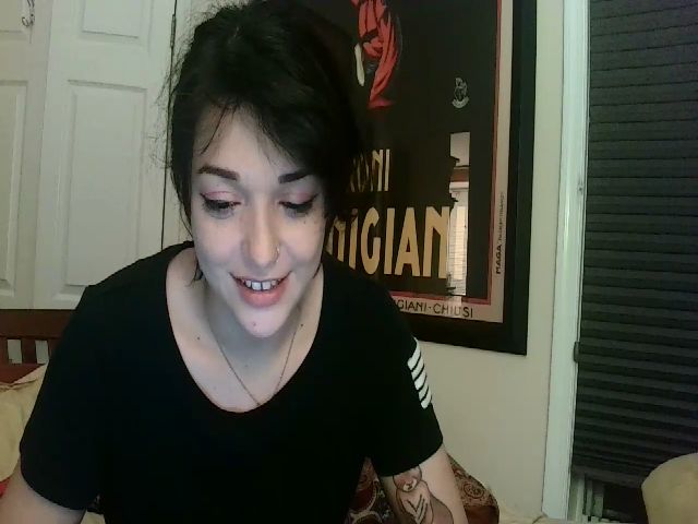 Live sex webcam photo for Tastycakes96 #270830838