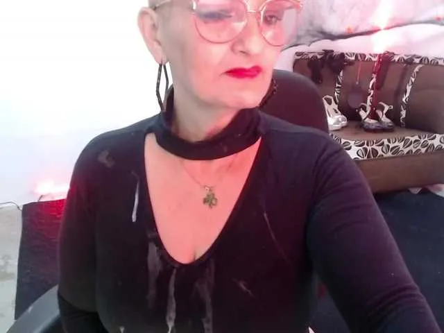 Live sex webcam photo for bety-cum2 #288017281