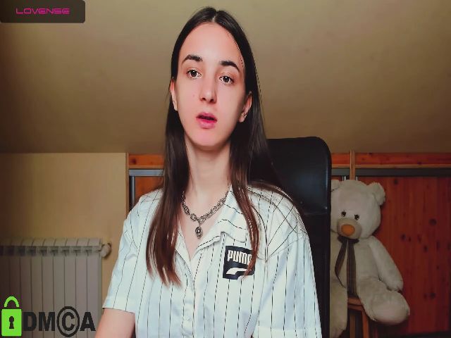 Live sex webcam photo for CookiePetite #270840193