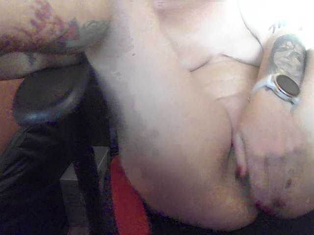 Live sex webcam photo for Wetgerman2 #270837340