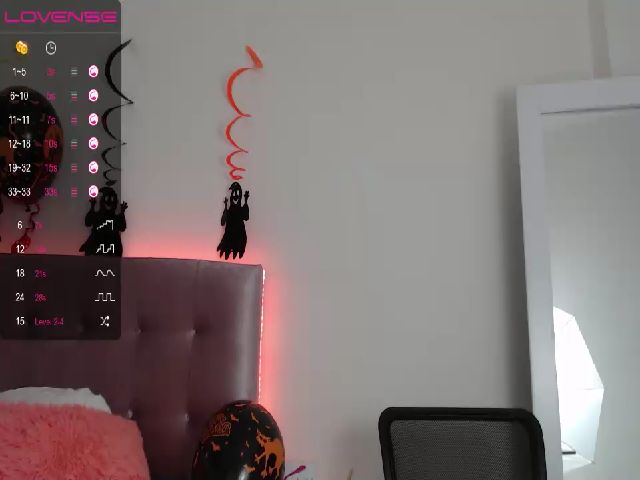 Live sex webcam photo for Aria_26 #270833085