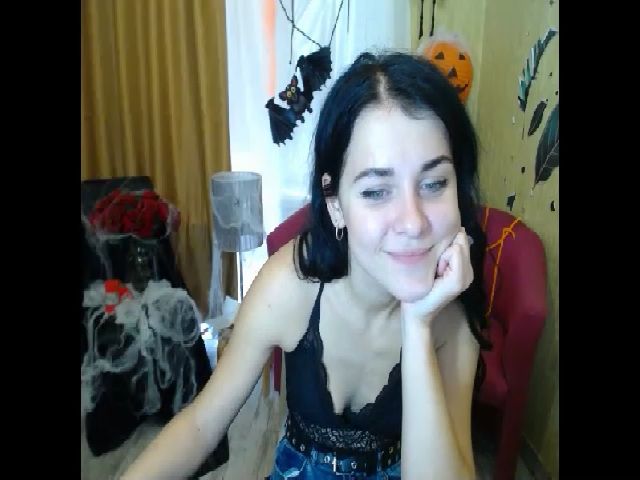 Live sex webcam photo for MiaRools #270836370