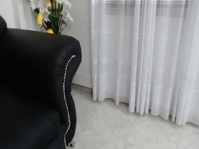 Live sex webcam photo for LEYAA_MATTURE #270835346