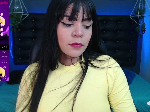 Live sex webcam photo for TarianaRose #270843370