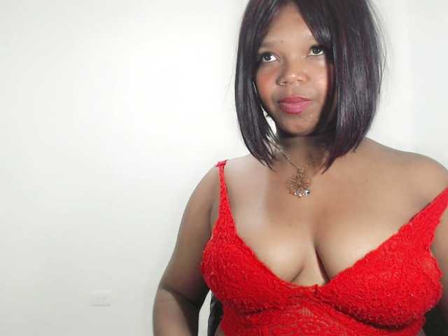 Live sex webcam photo for Nahomy-Maldon #270833927