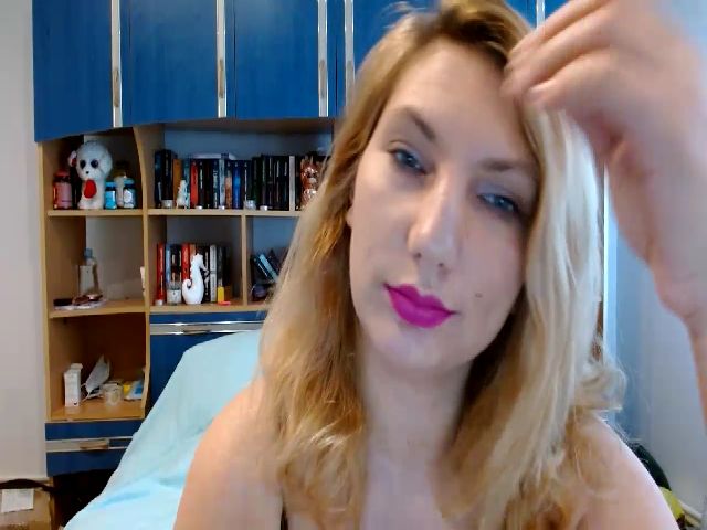 Live sex webcam photo for ClumzyNimpho #270833232