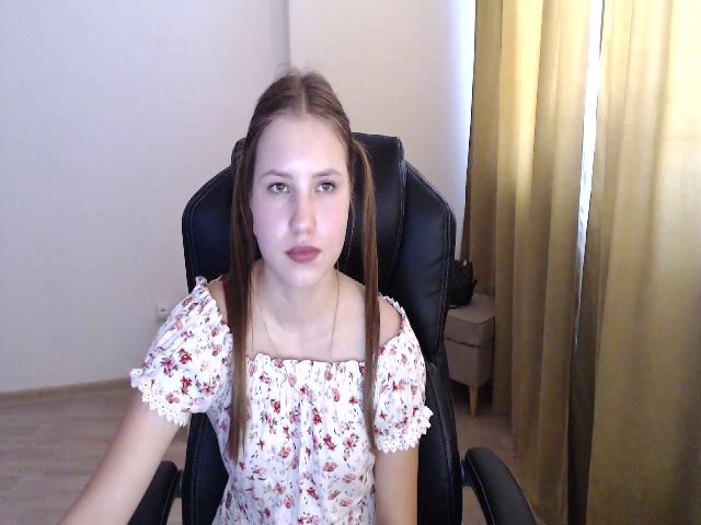 Live sex webcam photo for AngelaOwen #270836884