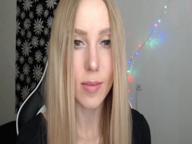 Live sex webcam photo for MagicElfie #270846467