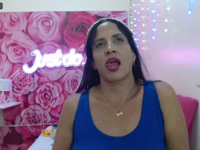 Live sex webcam photo for JulietaMilf #270848311