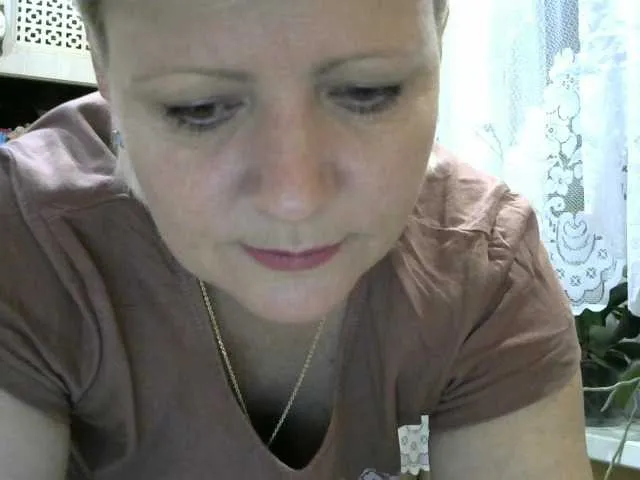 Live sex webcam photo for HelenLike #270847231