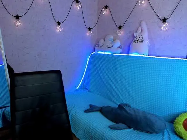 Live sex webcam photo for KiraLiLime #287990164