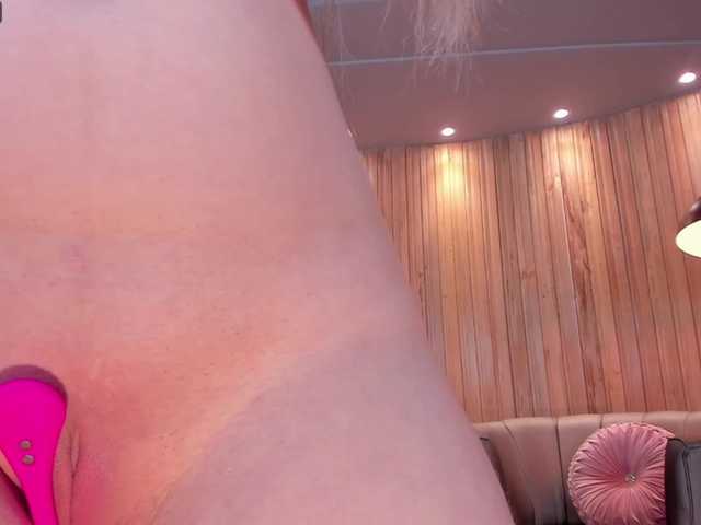 Live sex webcam photo for LannaSummer #270860794