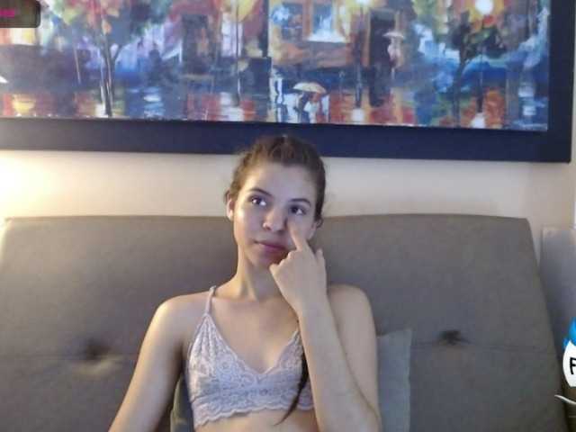 Live sex webcam photo for niikol-sexy #270848385