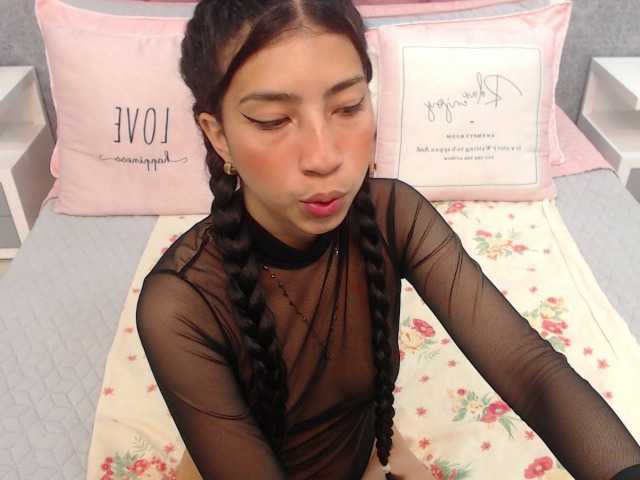 Live sex webcam photo for KHLOE-DM #270856953