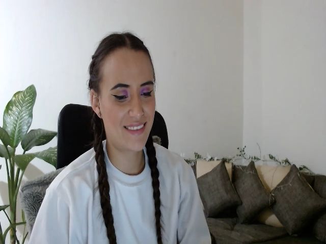 Live sex webcam photo for Avaa22_ #270865355
