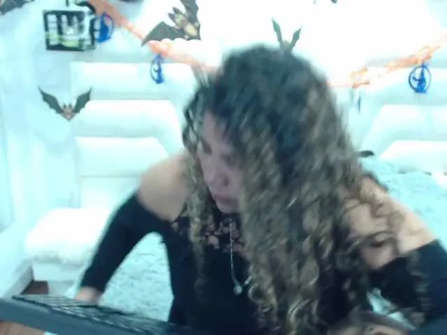 Live sex webcam photo for Brenda-star #270848058