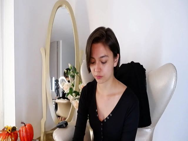 Live sex webcam photo for Anne_boleyn_ #270863971