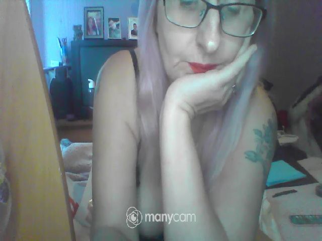 Live sex webcam photo for LoveableLucy #270858303