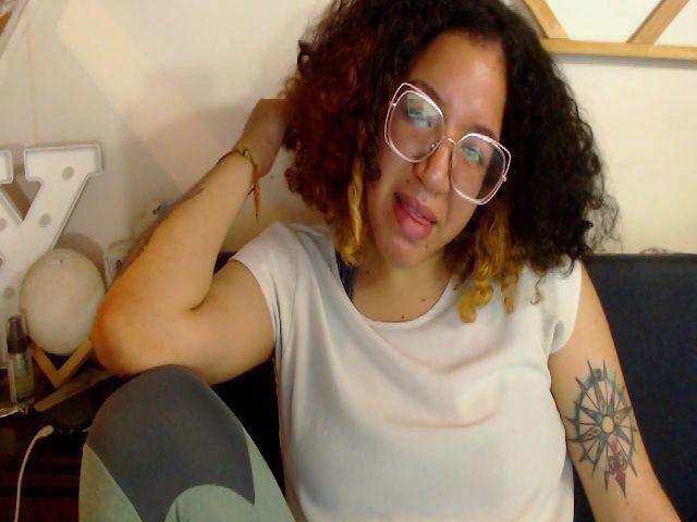 Live sex webcam photo for Sammy_00 #270865399
