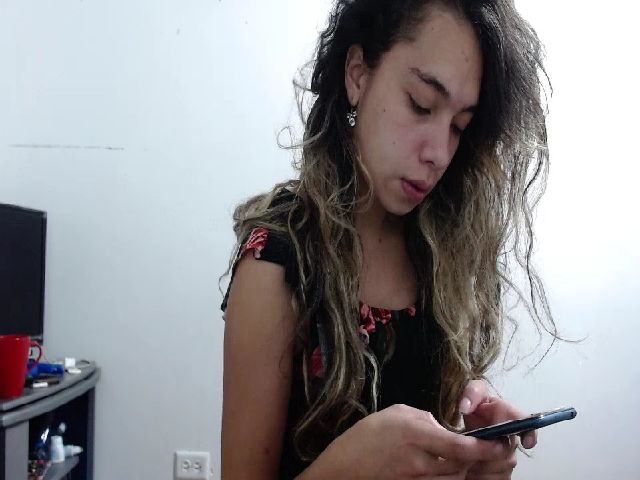 Live sex webcam photo for LaraSmiith_ #270855061