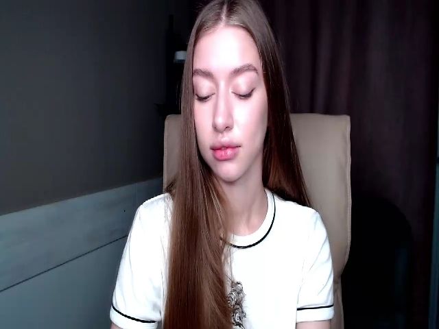 Live sex webcam photo for SerenaNude #270850224
