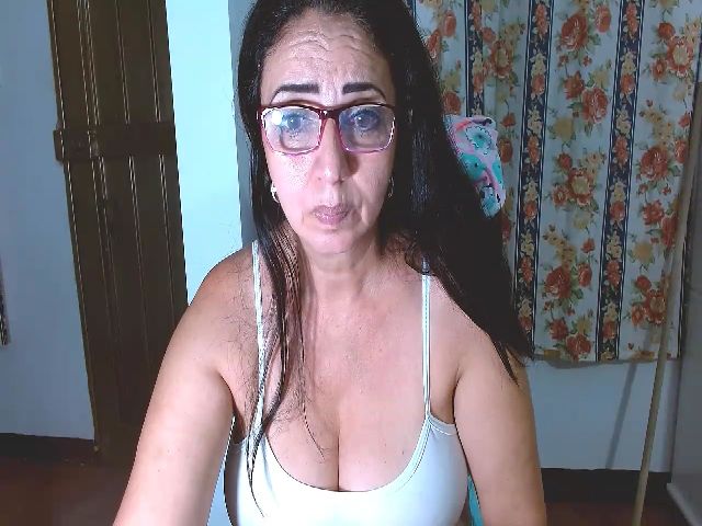 Live sex webcam photo for SweetxLoren #270850979