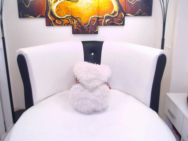 Live sex webcam photo for Anasstacia__ #270851388