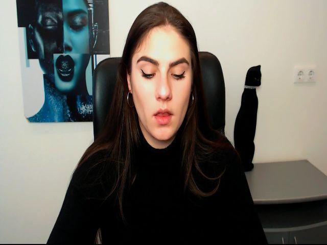 Live sex webcam photo for MollyKiss_ #270857668